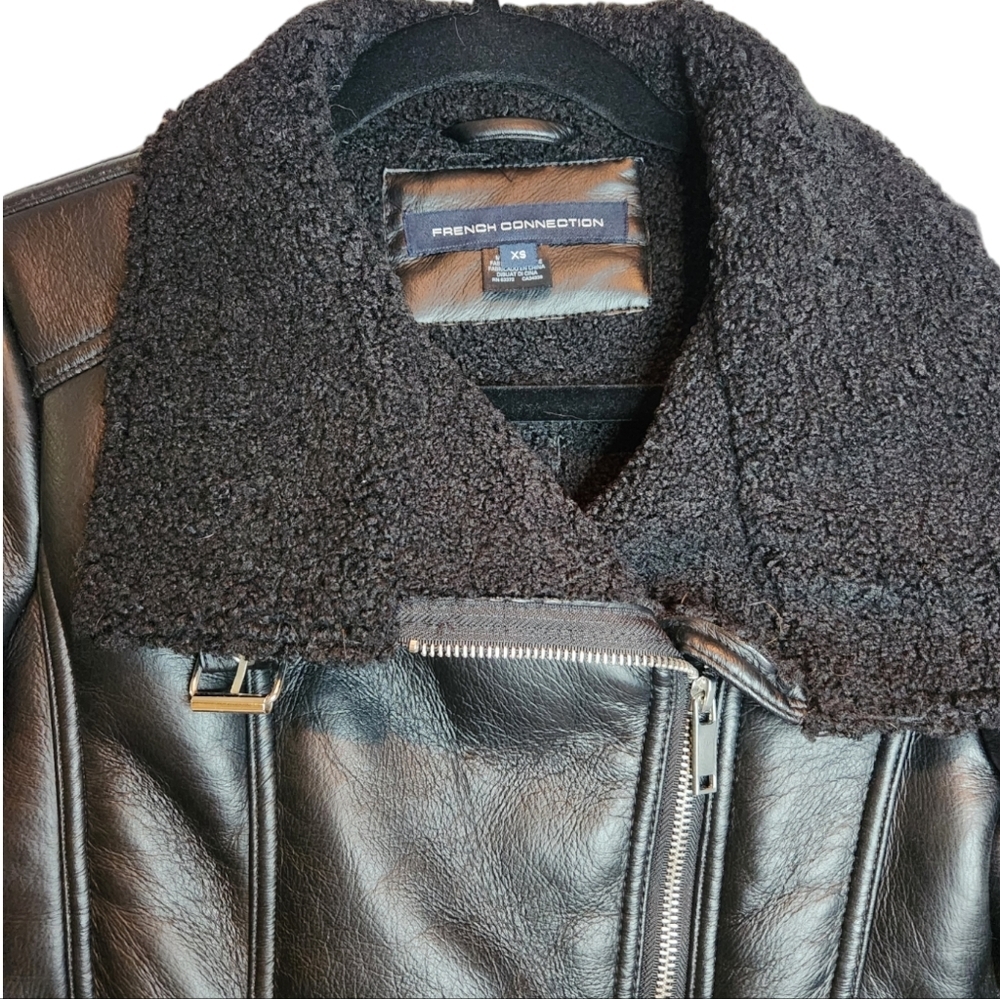 FRENCH CONNECTION BLACK FAUX LEATHER JACKET EUC wide fuzzy collar - Picture 2 of 7
